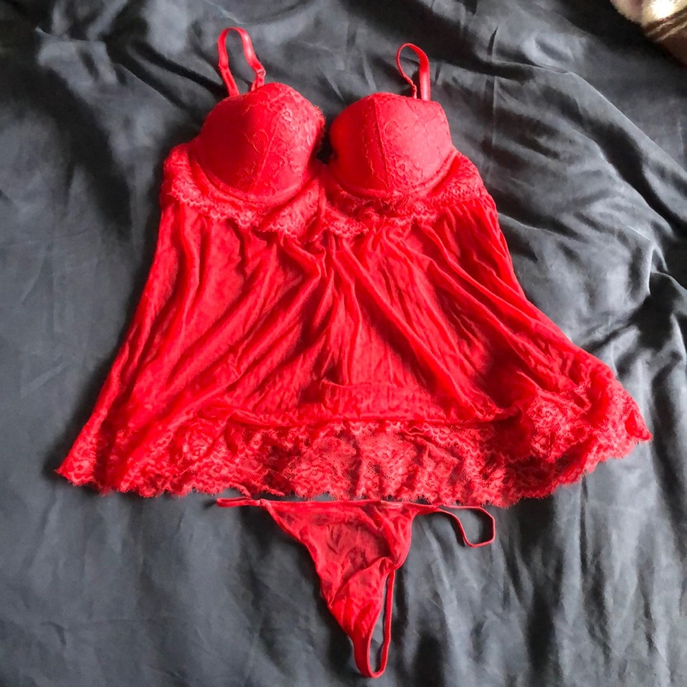 Jezebel lingerie 2 piece red set